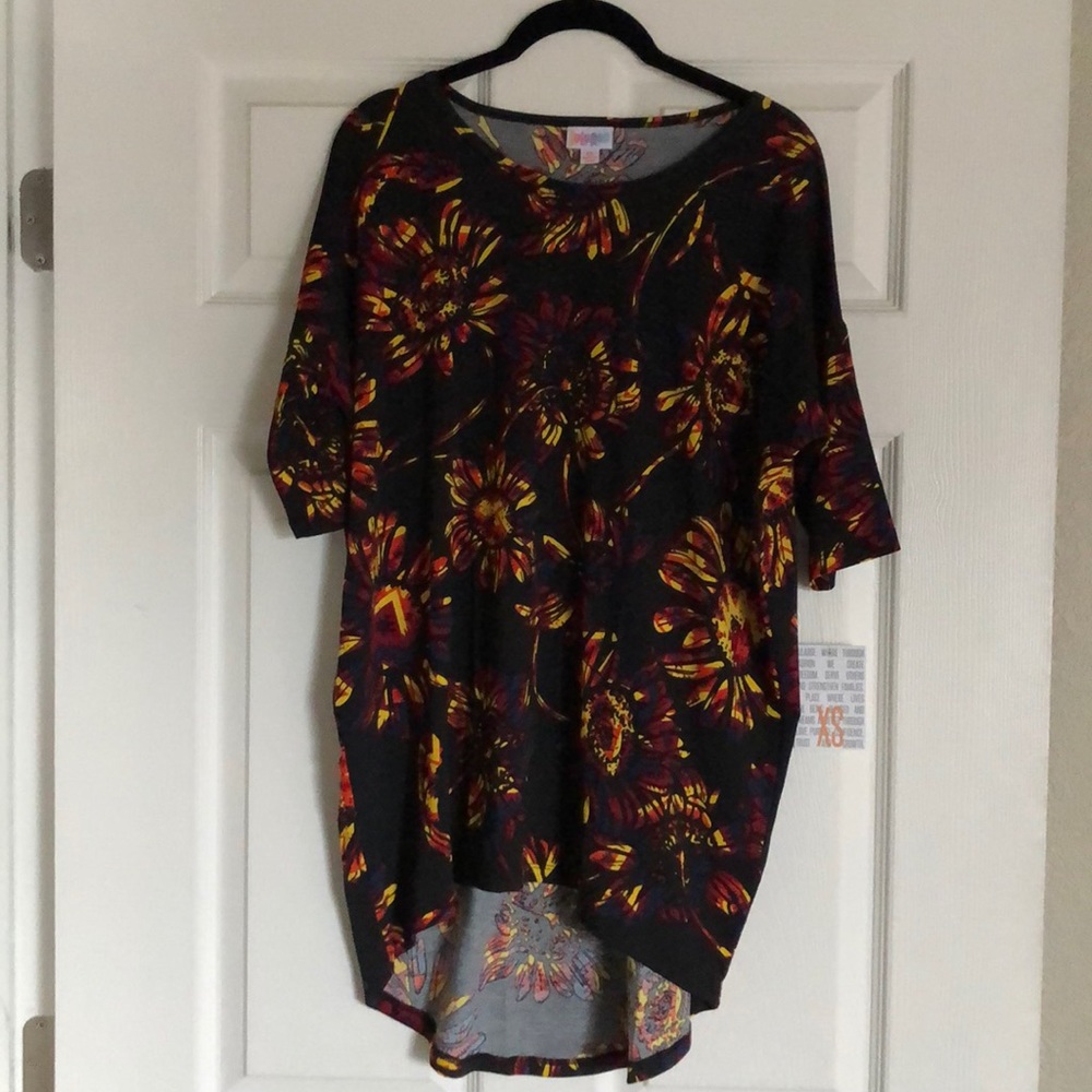 NWT ⭐️ Sunflower LuLaRoe Irma Tunic
